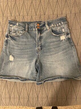 VERVET Denim Shorts.  L.  Distressed.